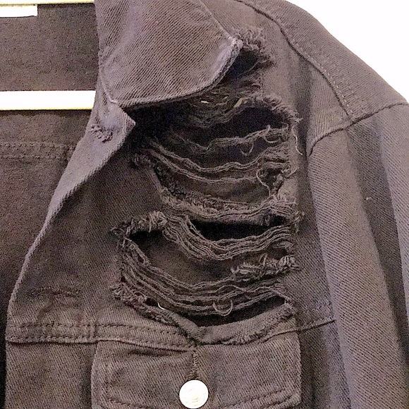 Jean jacket - Picture 1 of 3